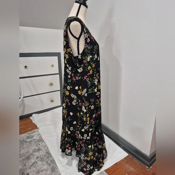 Calvin Klein - Picture 2 of 10